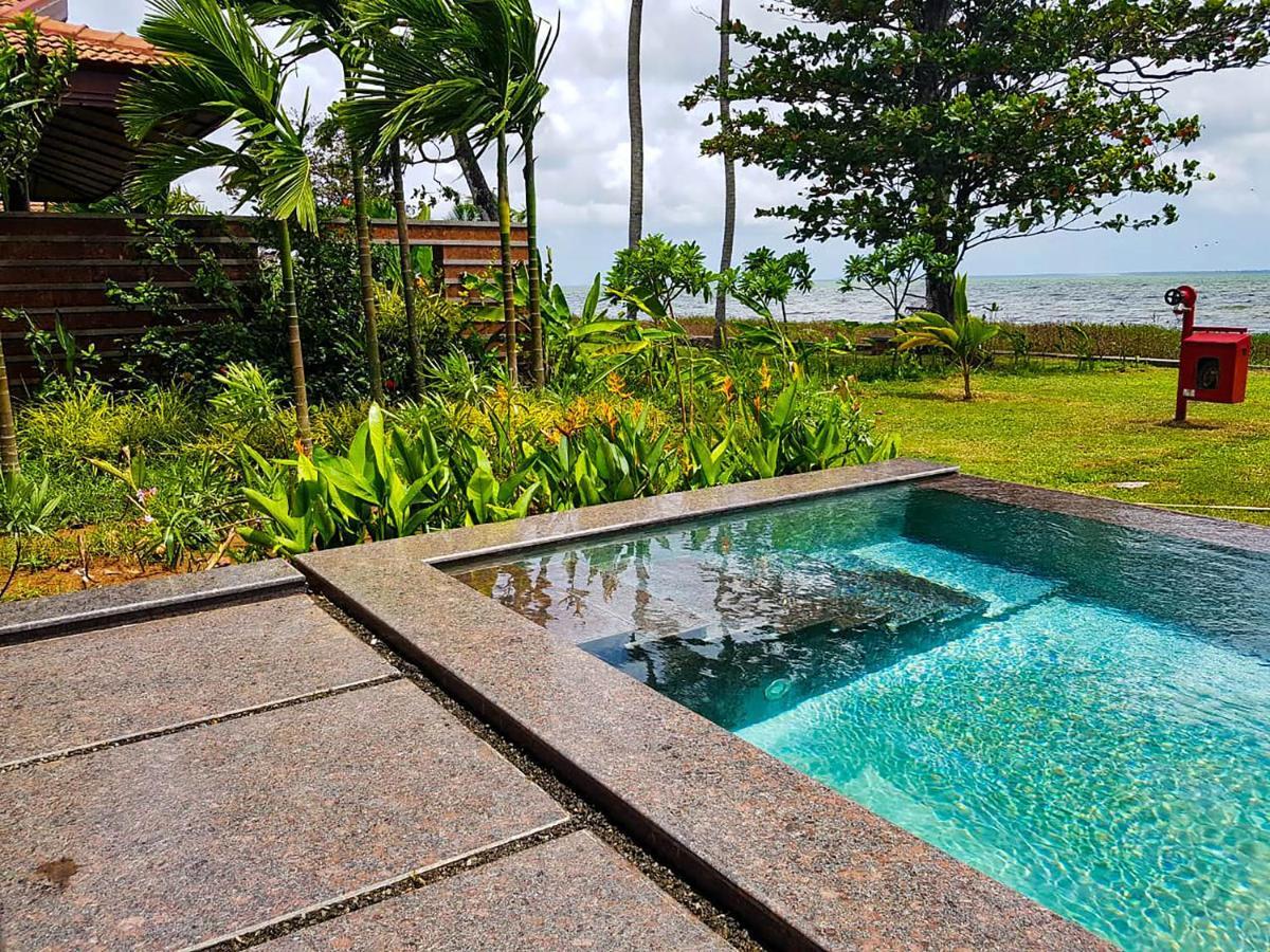 Niraamaya Wellness Retreats Backwaters And Beyond Кумараком Экстерьер фото